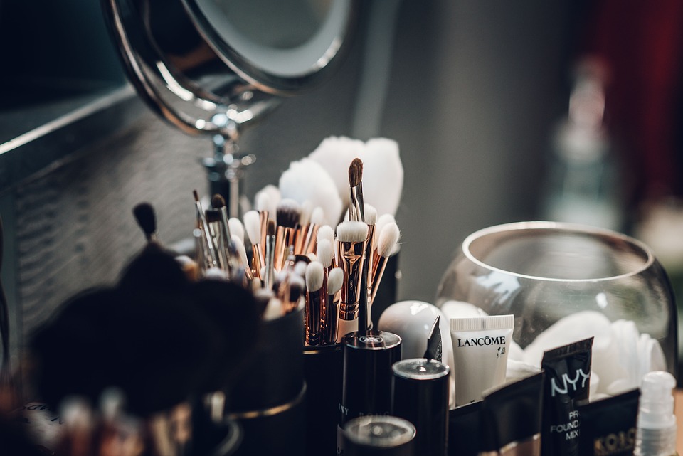 Machiaj minimalist: Cum să obții un look fresh în 5 minute