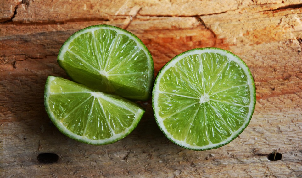 Pași pentru a-ți detoxifia corpul în mod natural